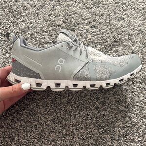On Running Gray Sneakers with Mesh Upper and Cloud Pods